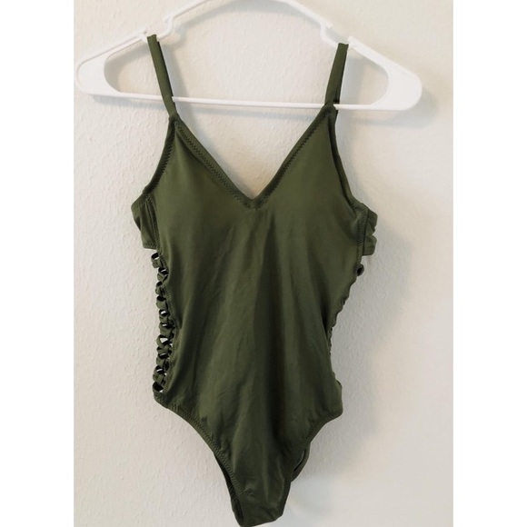 Target One Piece Swimsuit - Picture 2 of 8